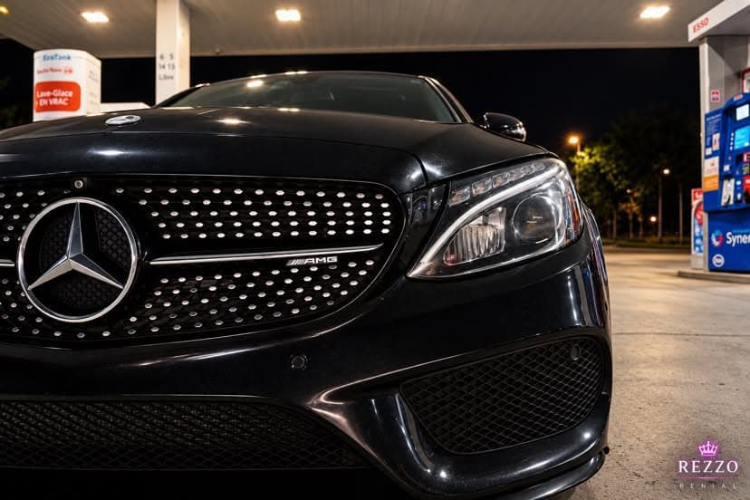 Mercedes-Benz C43 AMG, détail de la calandre et du phare
